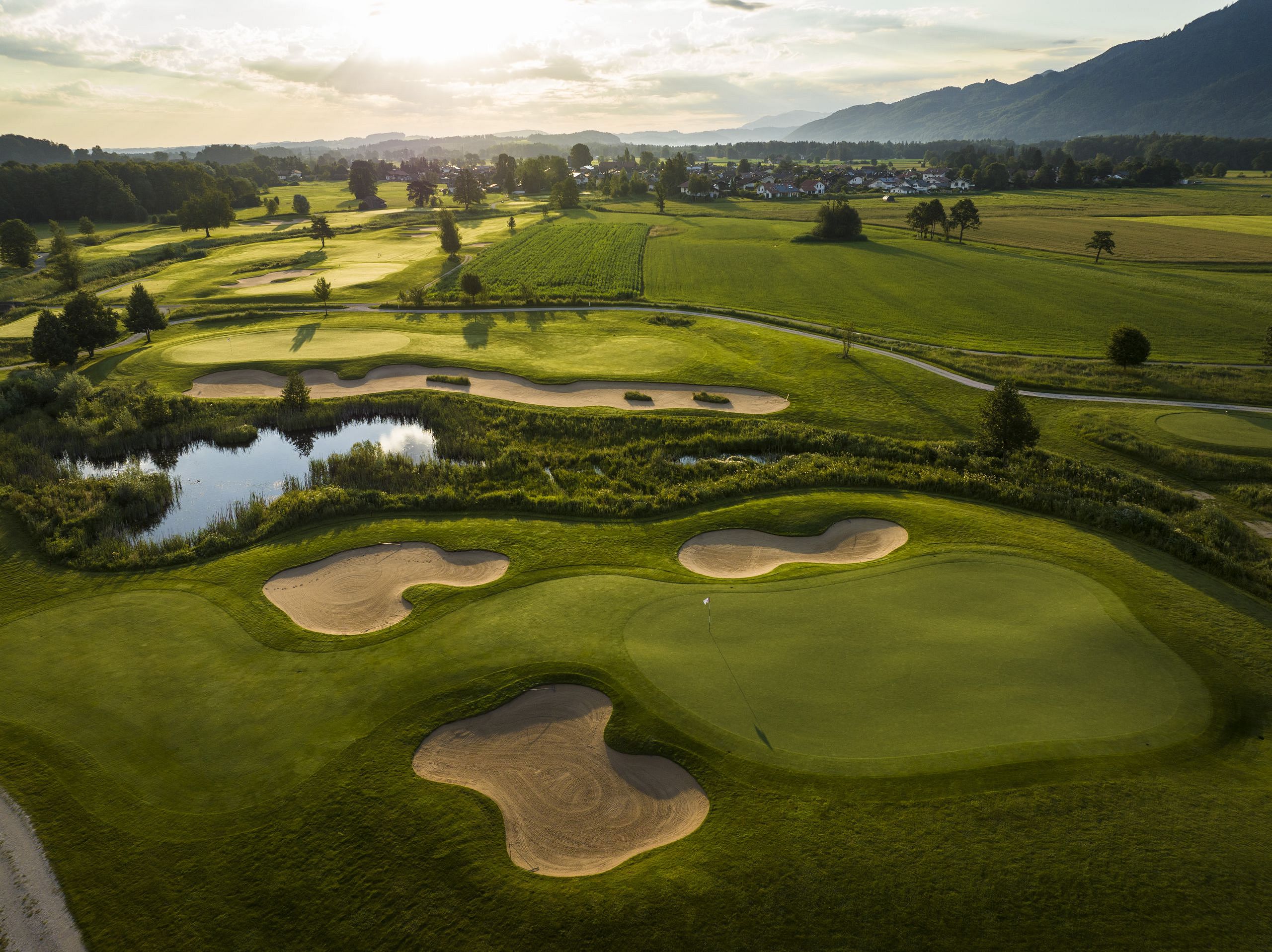 golfplatz-resort-das-achental-blick-in-die-chiemgauer-berge-chiemsee-chiemgau-grassau-1